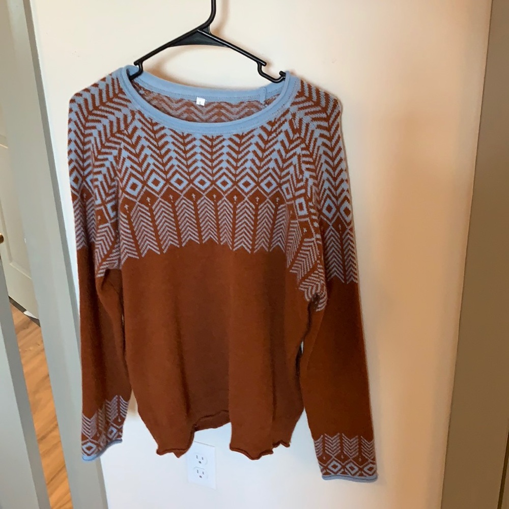 Warm winter sweater, never worn